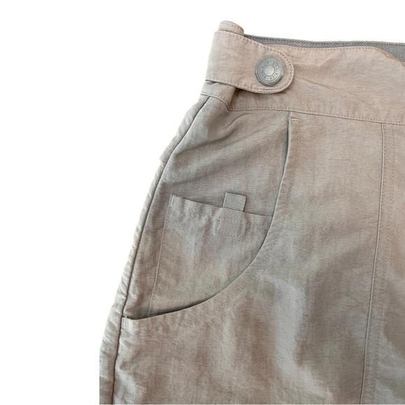 Woolrich Nylon Outdoor Adventure Shorts with Mesh Vent in Dark Stone - Picture 3 of 10